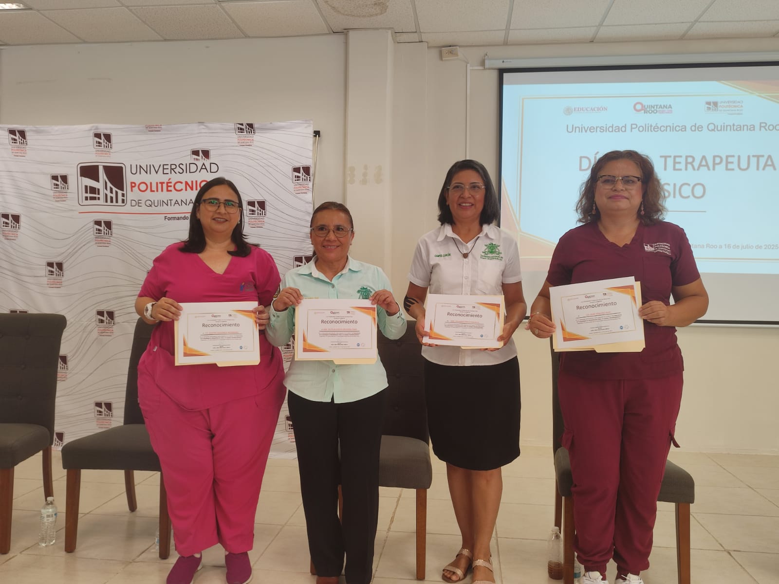 Participación de Investigadoras en conversatorio